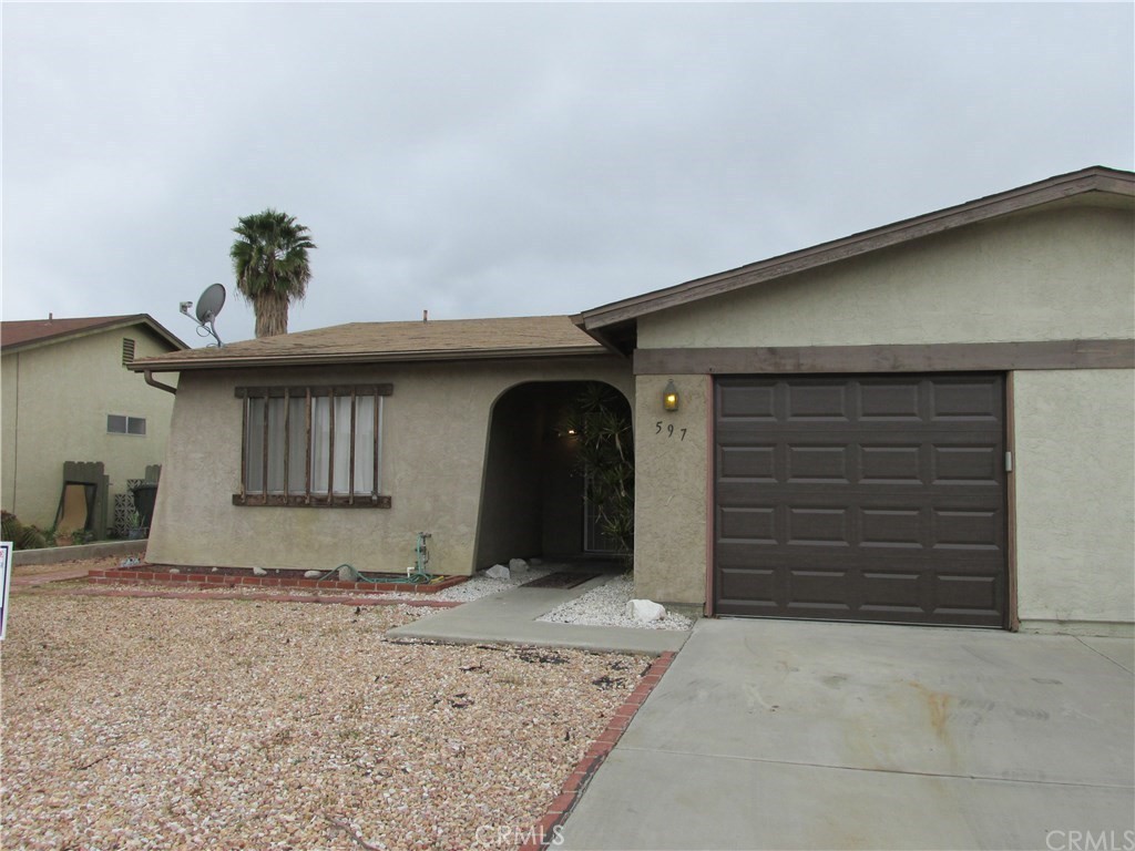 Nice 2 bedroom home in Senior area, laminate- water resistance flooring * Near shopping centers, parks and medical centers