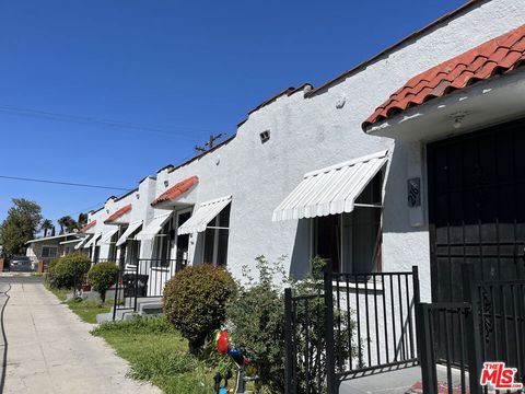 Photo of 214 W 57th Street, Los Angeles, CA 90037 (MLS # 25597093)