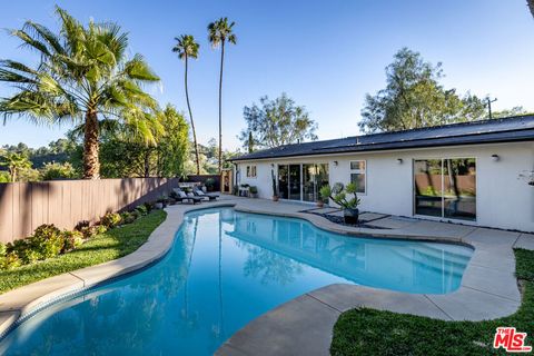 Photo of 3374 Canton Way, Studio City, CA 91604 (MLS # 26658187)