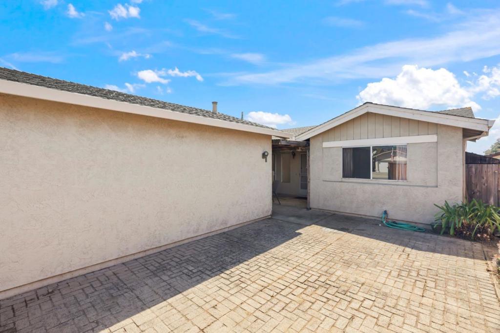475 Vivienne Drive