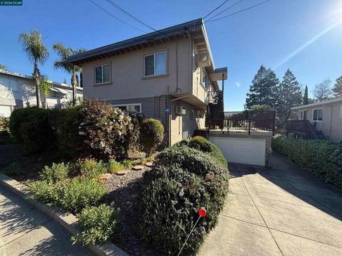 Photo of 940 East St St, Lafayette, CA 94549 (MLS # 41127848)