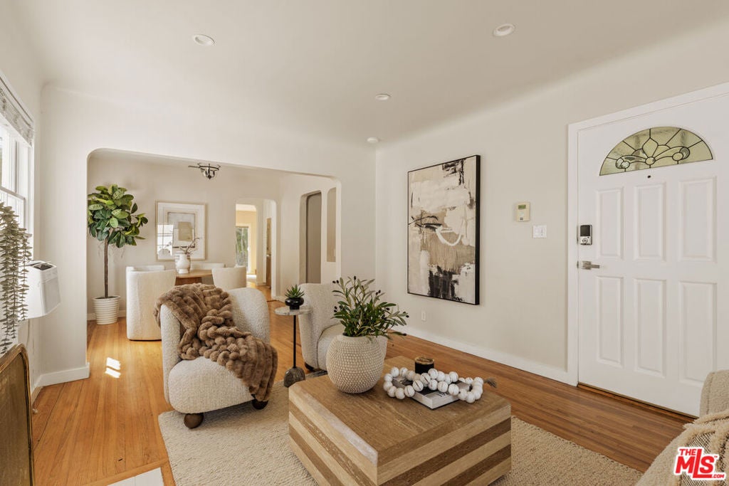 6210 W 85th Place