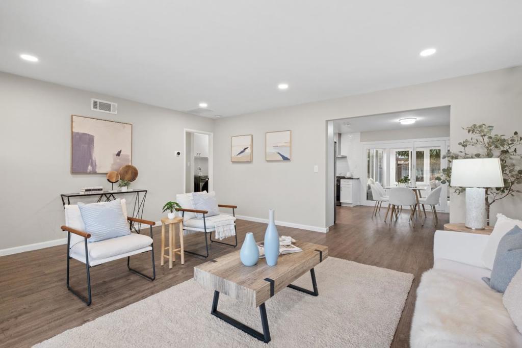 1732 Fallbrook Avenue