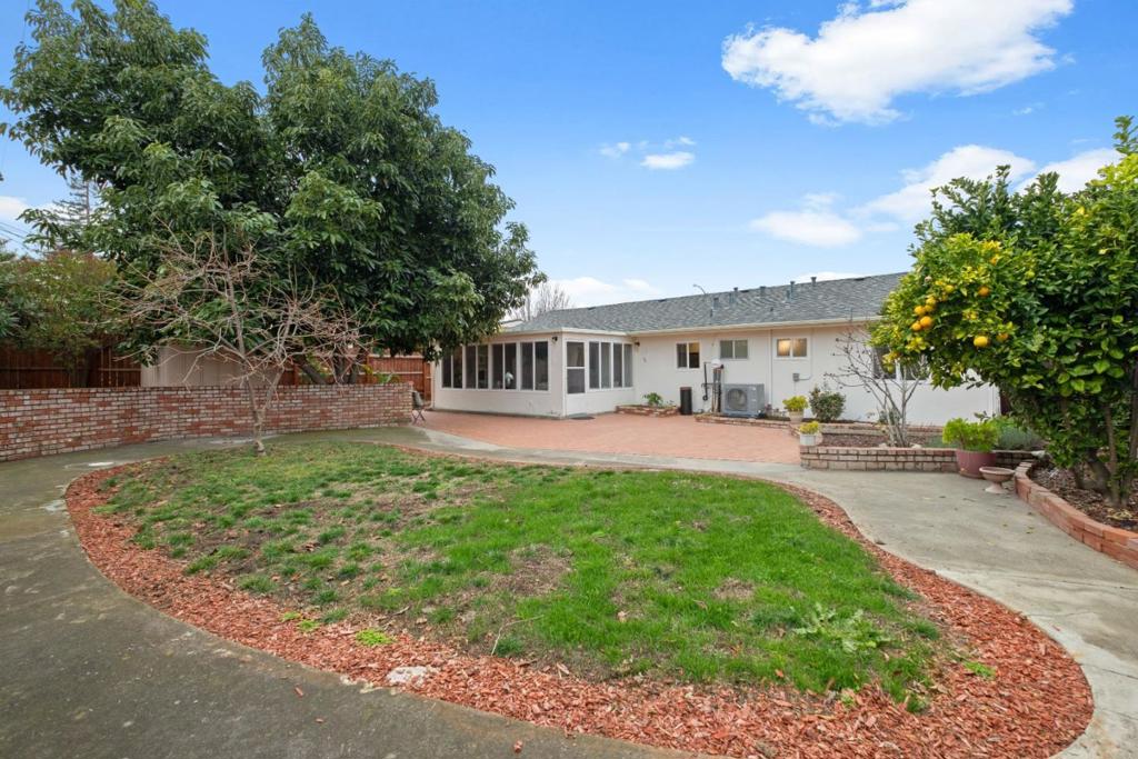 1732 Fallbrook Avenue