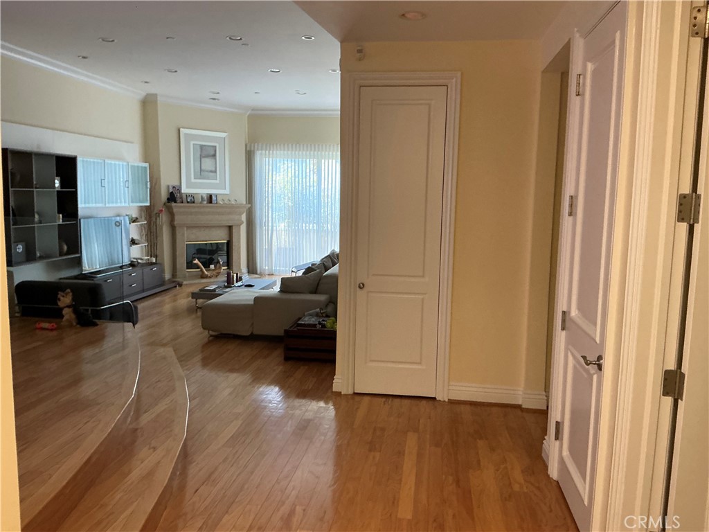 132 S Maple Drive 101