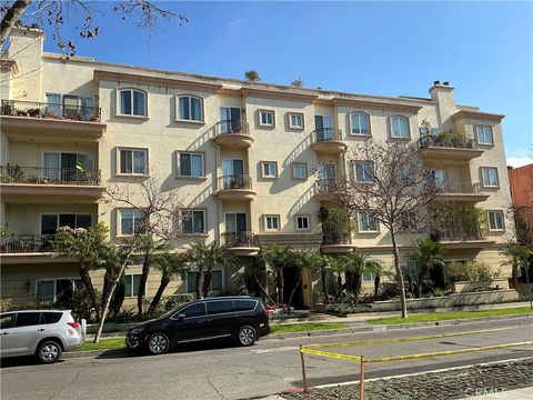 132 S Maple Drive 101 Beverly Hills CA 90212