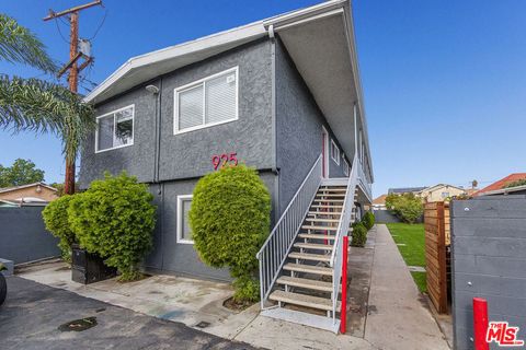 Photo of 925 E 19th Street, Long Beach, CA 90806 (MLS # 26635163)