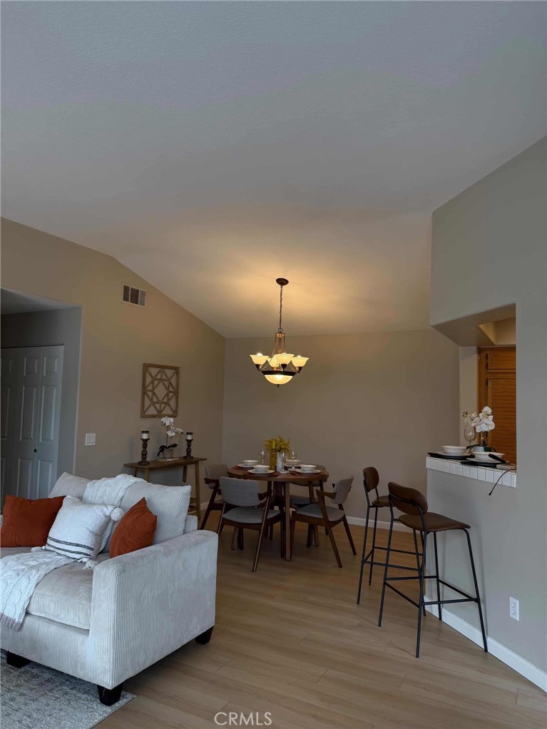 655 S Glenhurst
