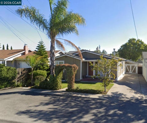 Photo of 916 Veale Ave, Martinez, CA 94553 (MLS # 41147697)