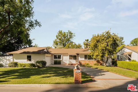 Photo of 23153 Gonzales Drive, Woodland Hills, CA 91367 (MLS # 26846807)