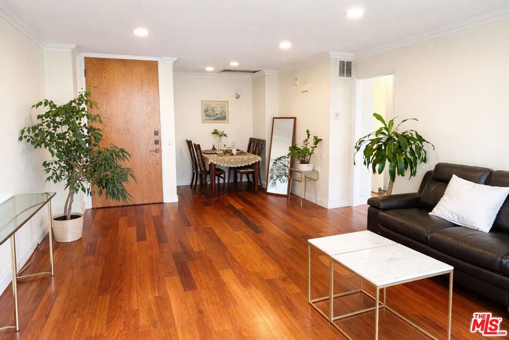 10751 Wilshire Boulevard 607