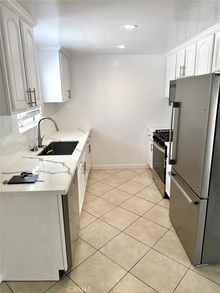 Exceptionally nice, large one bedroom with updated kitchen, bath and in unit laundry. Appliances all included. Great storage, multiple closets. Private balcony/patio. There is one exterior flight of stairs to get to the unit and then it's one level. One car private garage included. Some utilities included. Small building in VDO across from Daniel's Field. Ready to move in. Most pets ok