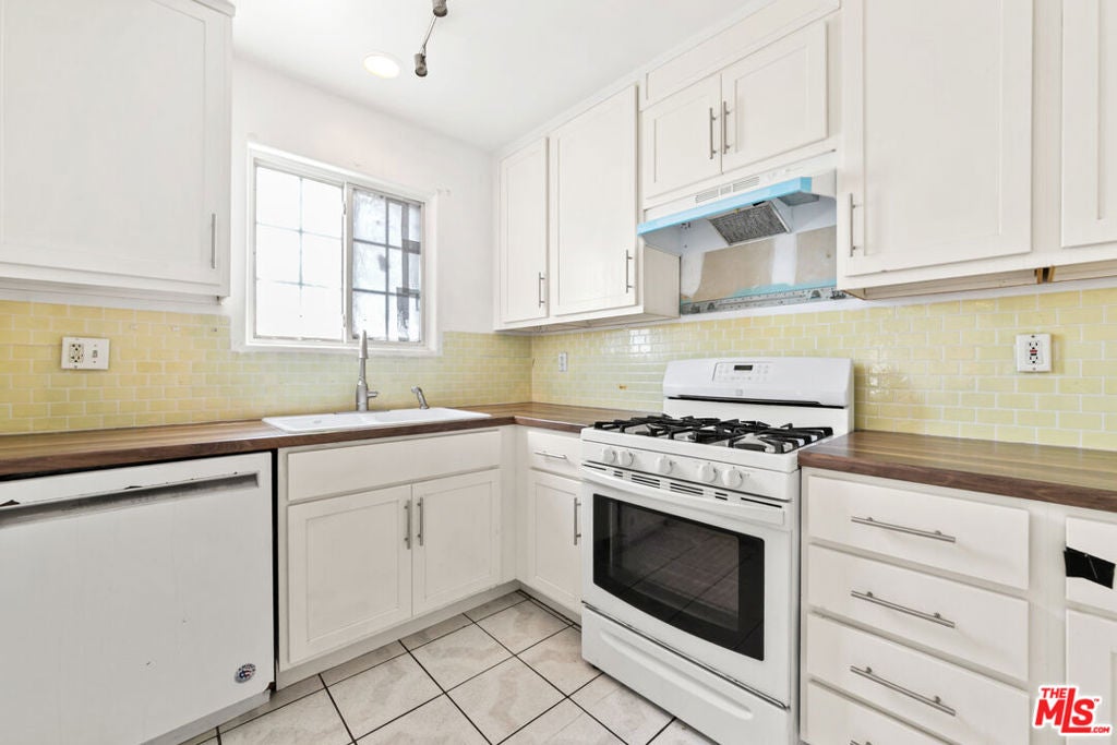 4927 W 99th Street