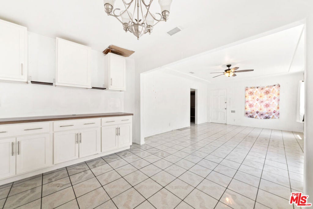 4927 W 99th Street