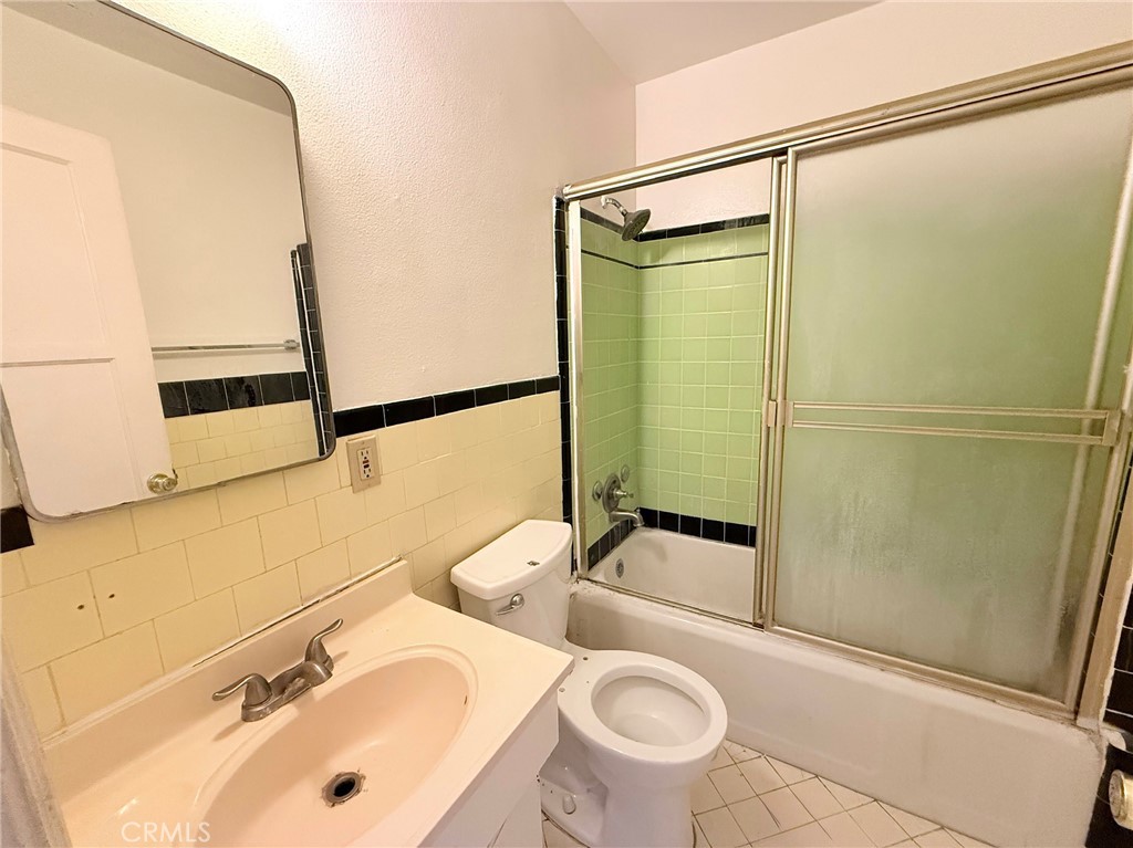 633 W Gleason Street