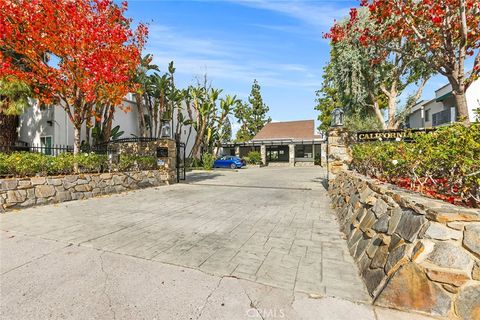 Photo of 18645 Hatteras, Tarzana, CA 91356 (MLS # SR26049233)