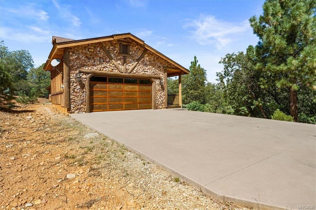 1147 Alameda Road