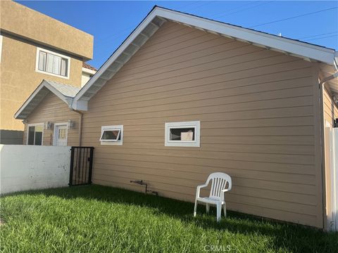 Photo of 636 Pioneer Dr #A, Glendale, CA 91203 (MLS # BB25168475) Photo of 636 Pioneer Dr #A, Glendale, CA 91203 (MLS # BB25168475)