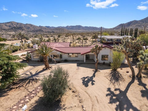 Photo of 58549 Piedmont Drive, Yucca Valley, CA 92284 (MLS # 219155066DA)