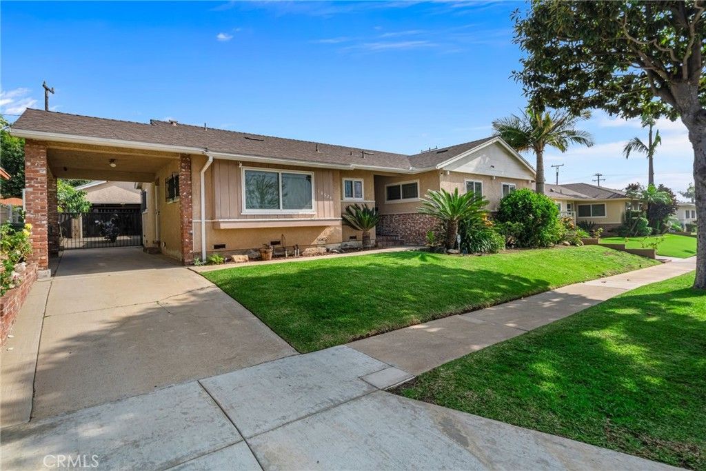 Photo of 10624 S 6th Avenue, Inglewood, CA 90303 (MLS # TR26044774)