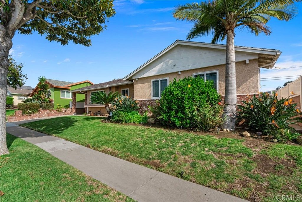 Photo of 10624 S 6th Avenue, Inglewood, CA 90303 (MLS # TR26044774)