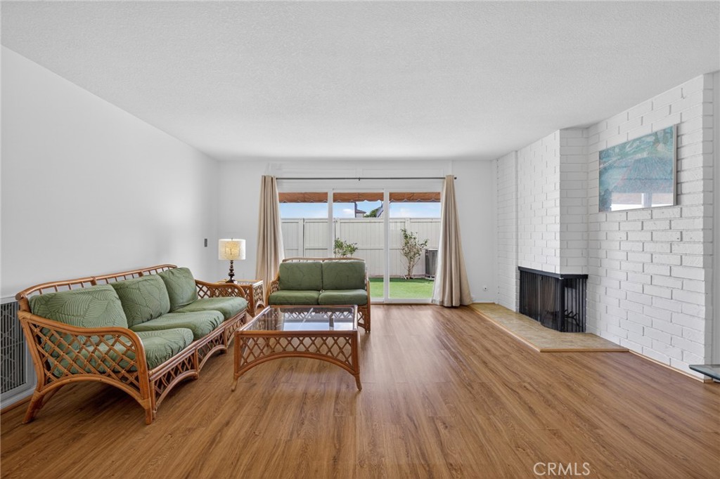 1086 Buckingham