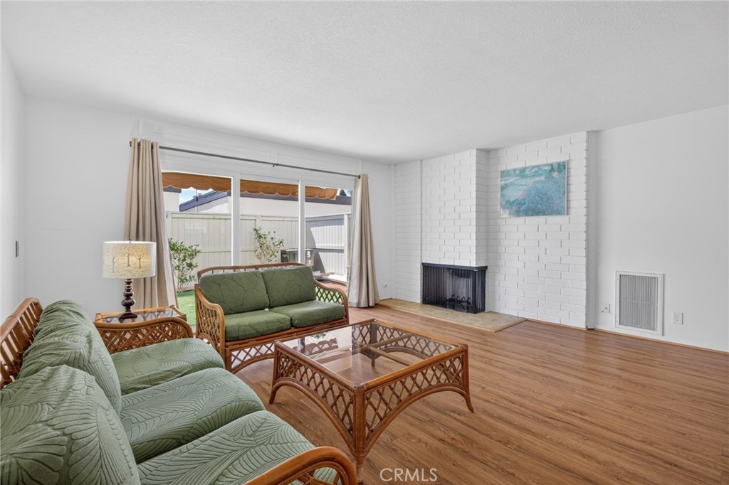 1086 Buckingham