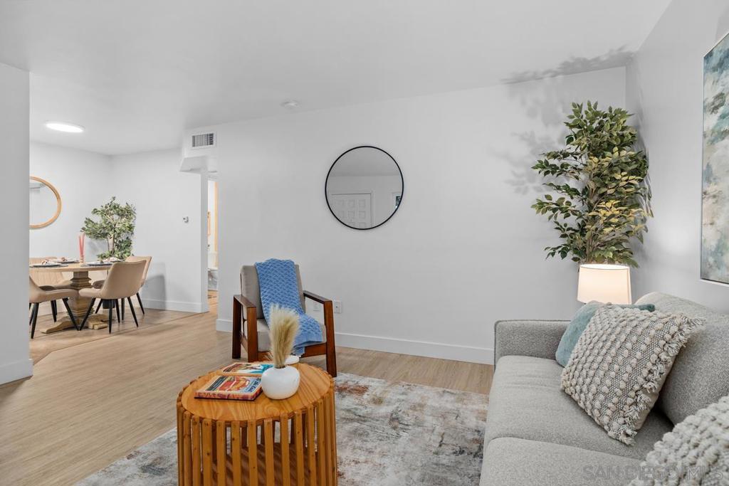 1030 Robinson Ave 207