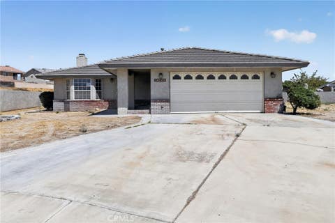 Photo of 14744 Grafton LN, Helendale, CA 92342 (MLS # PW26173275)