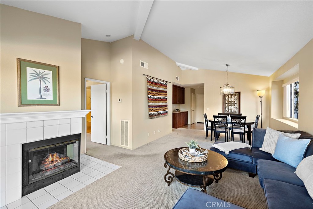 La Vista (LVIS) - Residential