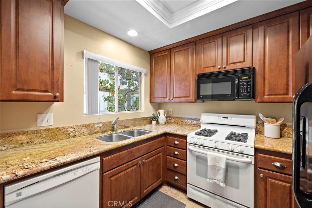 La Vista (LVIS) - Residential