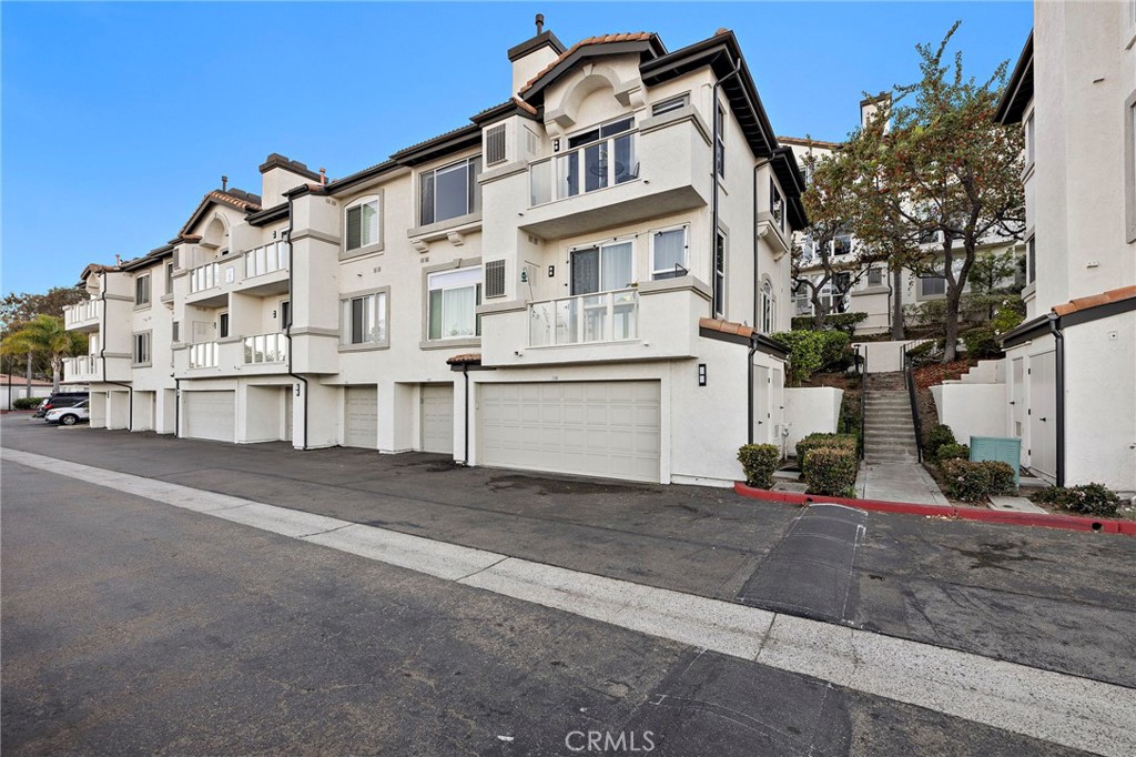 La Vista (LVIS) - Residential