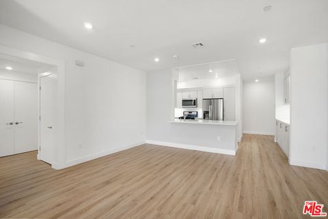 Tiny photo for 1832 S Barrington Avenue #202, Los Angeles, CA 90025 (MLS # 25616907)