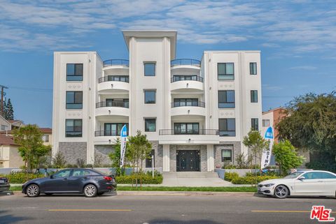 Photo of 1832 S Barrington Avenue #202, Los Angeles, CA 90025 (MLS # 25616907)