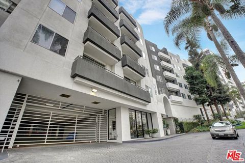 Photo of 10600 Wilshire Boulevard #632, Los Angeles, CA 90024 (MLS # 26638093)