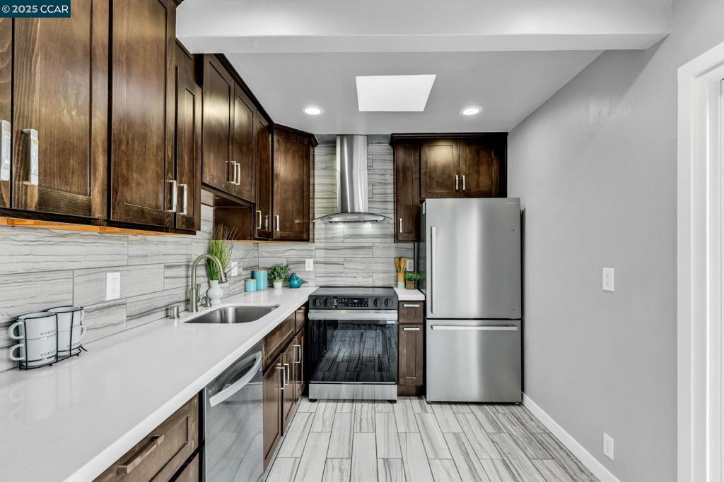 PARCHESTER VLG - Residential