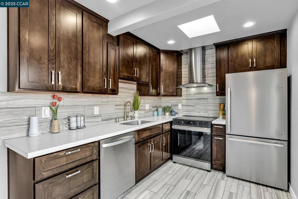 PARCHESTER VLG - Residential