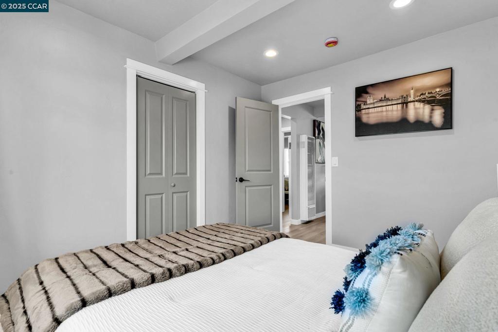 PARCHESTER VLG - Residential