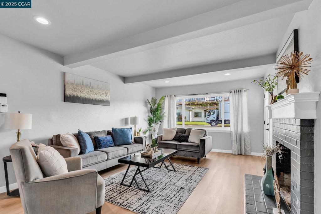 PARCHESTER VLG - Residential