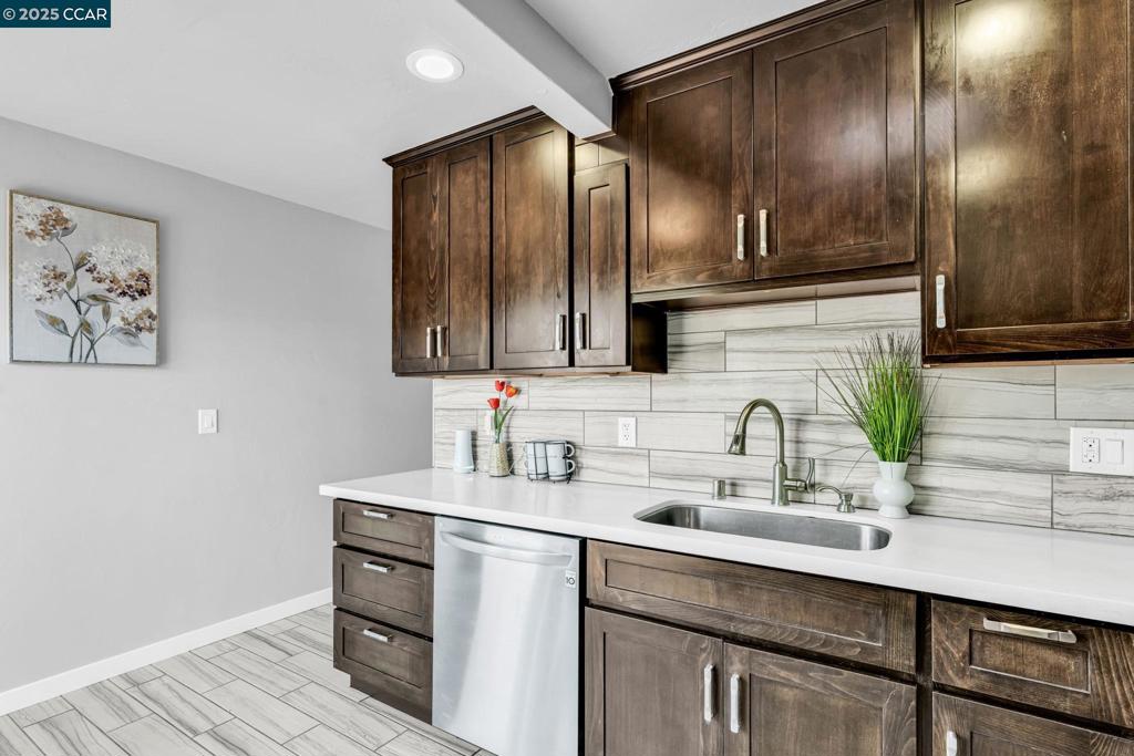 PARCHESTER VLG - Residential