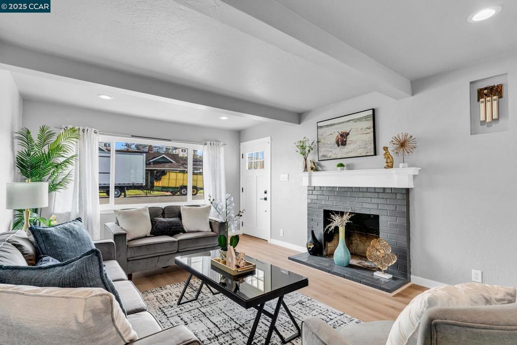 PARCHESTER VLG - Residential