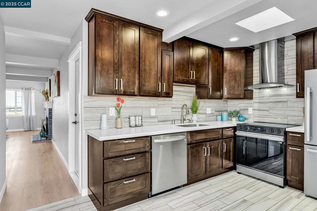 PARCHESTER VLG - Residential