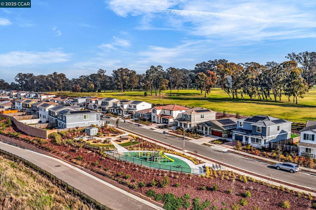 PARCHESTER VLG - Residential