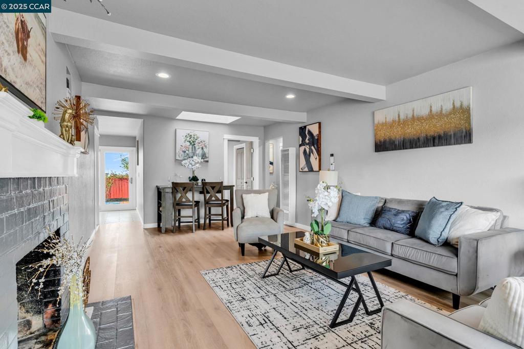 PARCHESTER VLG - Residential