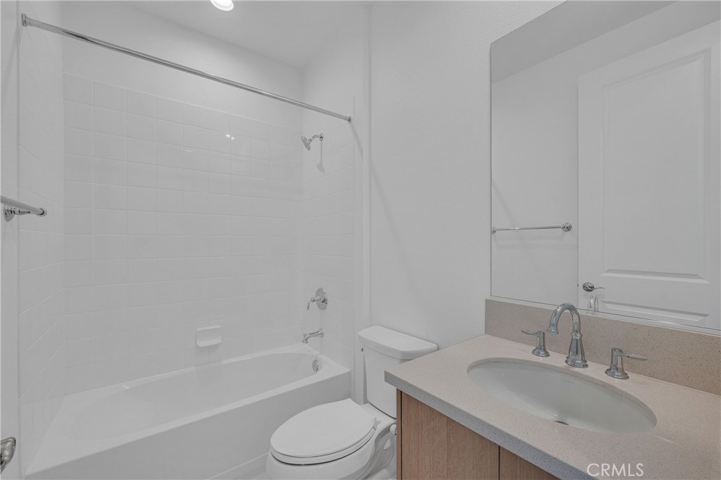 Skylar (SKYLAR5P) - Residential Lease