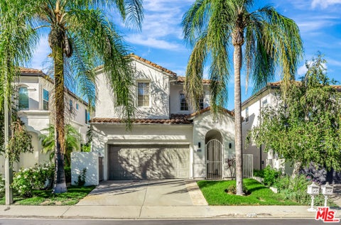 Photo of 24819 Calle Cedro, Calabasas, CA 91302 (MLS # 26849787)