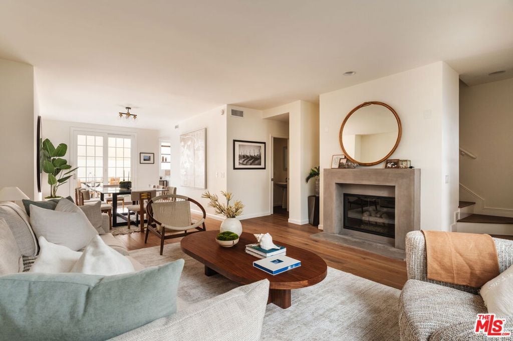 Photo of 942 14th Street #3, Santa Monica, CA 90403 (MLS # 26994141)