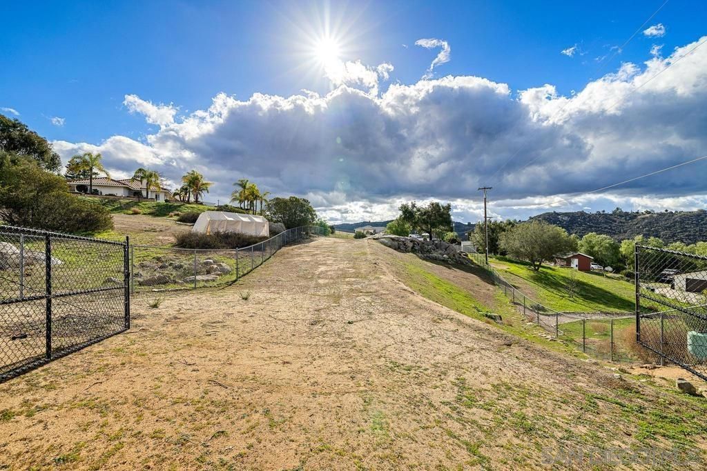 listing image 130728931142557453954