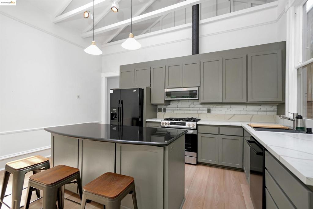 LOWER PAC HTS - Residential Income