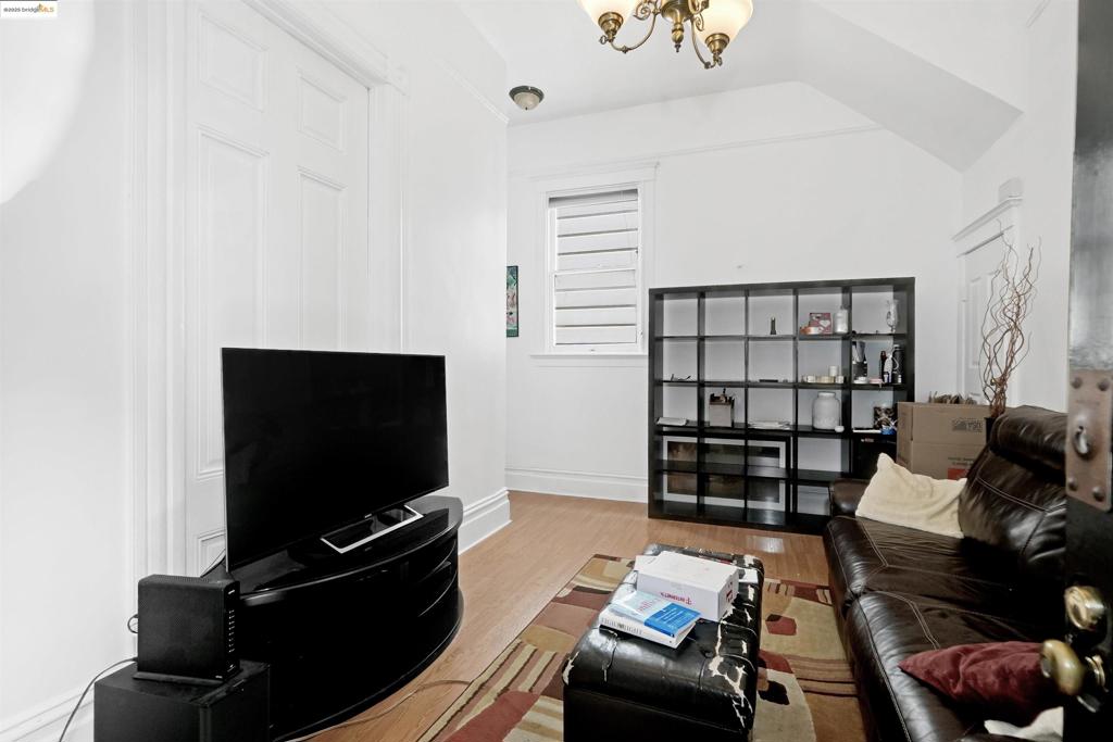 LOWER PAC HTS - Residential Income